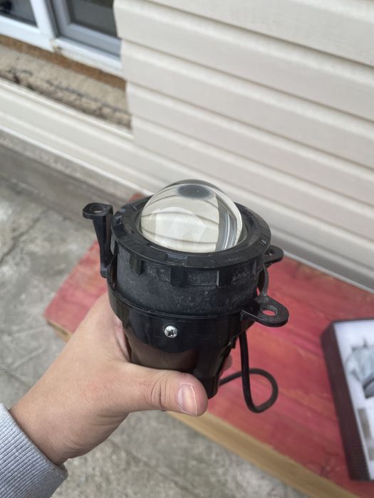 Продается Bi-led Azoom на туманик