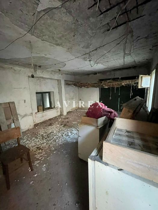 Къща за продажба - с. Бяла Река, 760 кв.м допълнителни 1100 кв.м