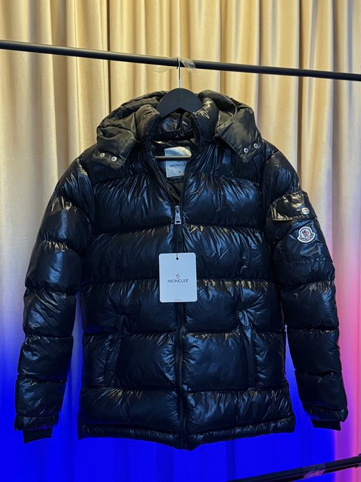 Geacă M.O.N.C.L.E.R negru mat