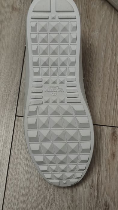 Продам Valentino