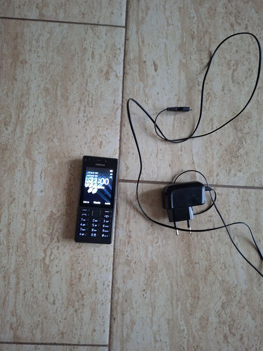 Vind telefon Nokia cu 2 cartele in stare bună.