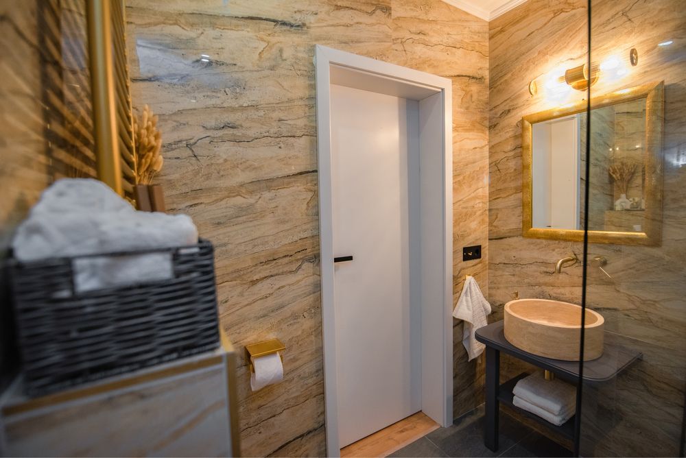 Cabana de inchiriat - cu piscină si jacuzzi INDISPONIBILA REVELION