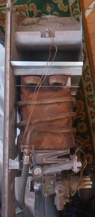 Газовая проточная колонка ARISTON