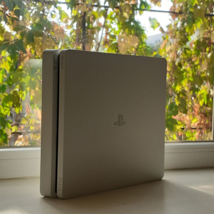 PlayStation 4 Slim