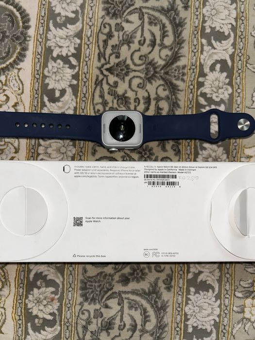 Apple Watch 40mm Silver S/M Почти новые Идеальное состояние емкость100