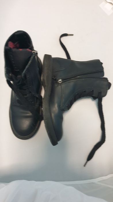 Prada Детски ботушки  с връзки и цип и цип