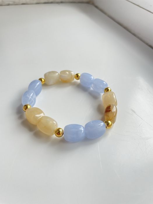 Bratara handmade realizata cu margele acrilice de calitate