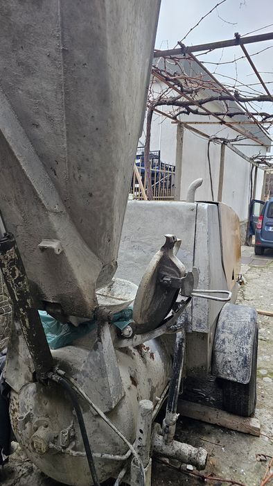 Машина за замазки Putzmeister 740