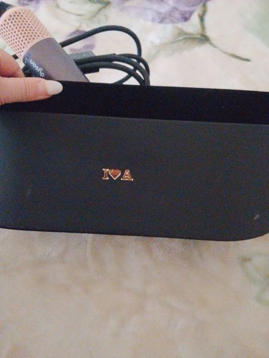 Продам фен дайсон