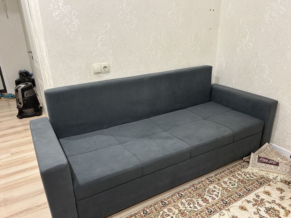 Диван в отличном состояний