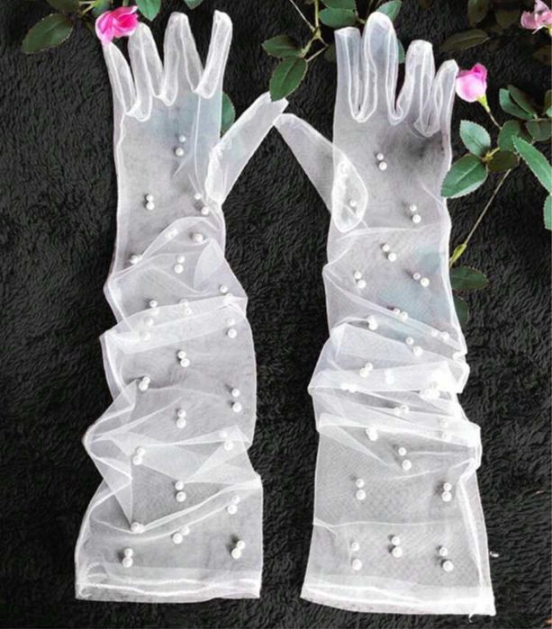 дълги бели ръкавици с перли