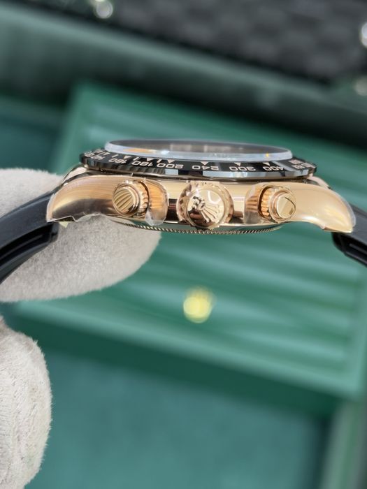 Rolex Cosmograph Daytona 40mm Everose Gold – Black Dial, Oysterflex