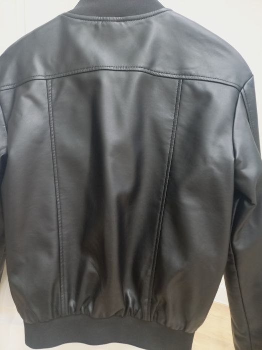 Продам бомбер экокожа размер 38