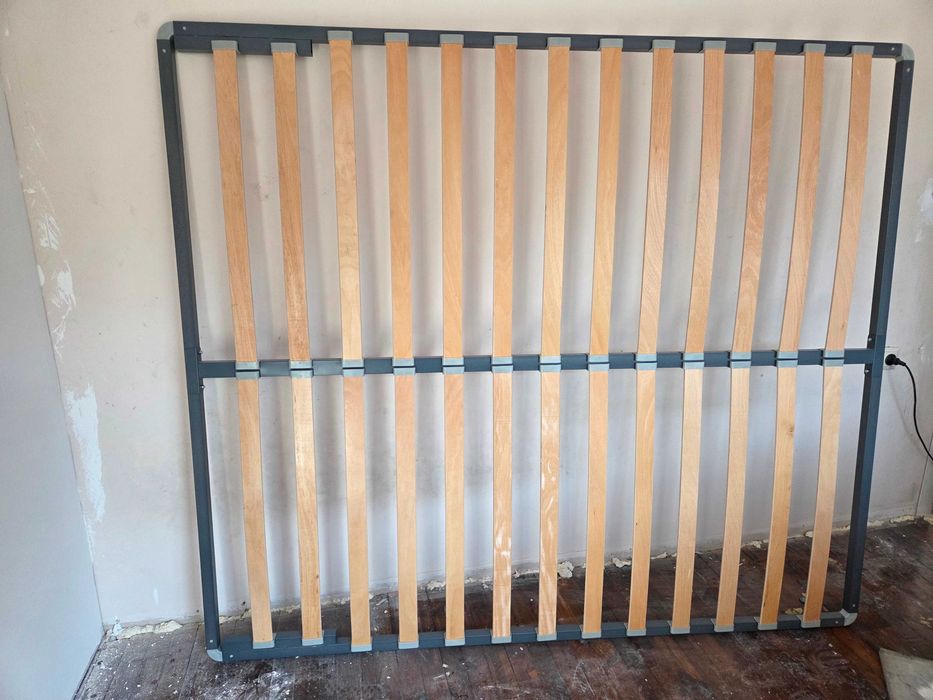 Продавам матрак magniflex gel blue 164/190 + подматрачна рамка