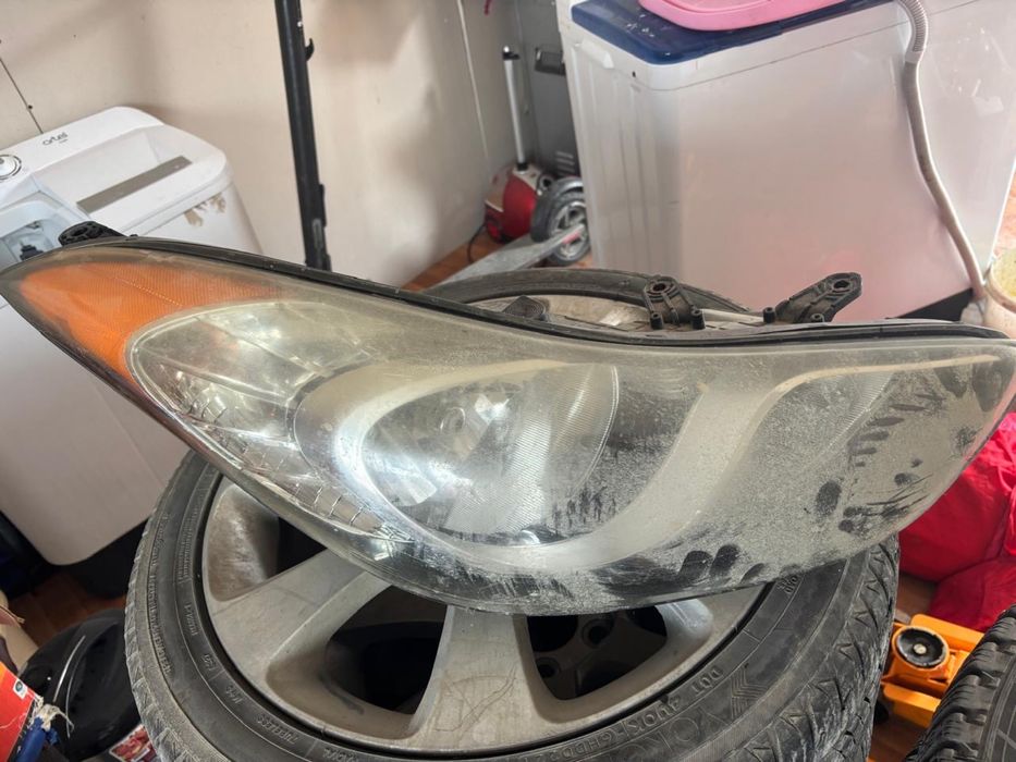 Фары Hyundai Elantra