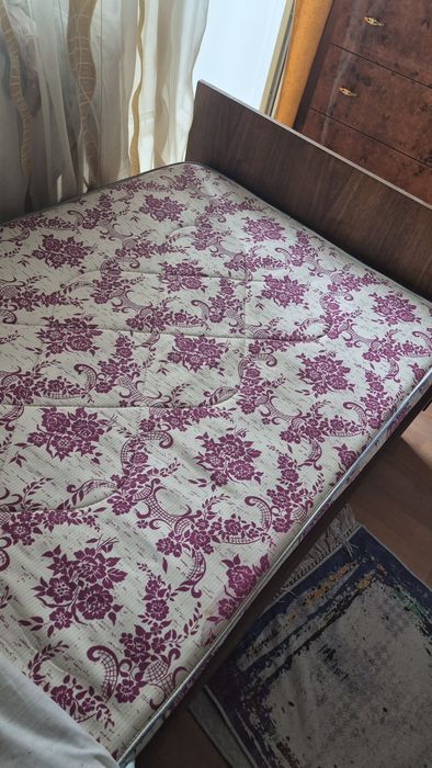 Кровать 80 см. Деревянная с матрасом.