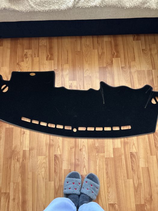 Накидка на приборную панель