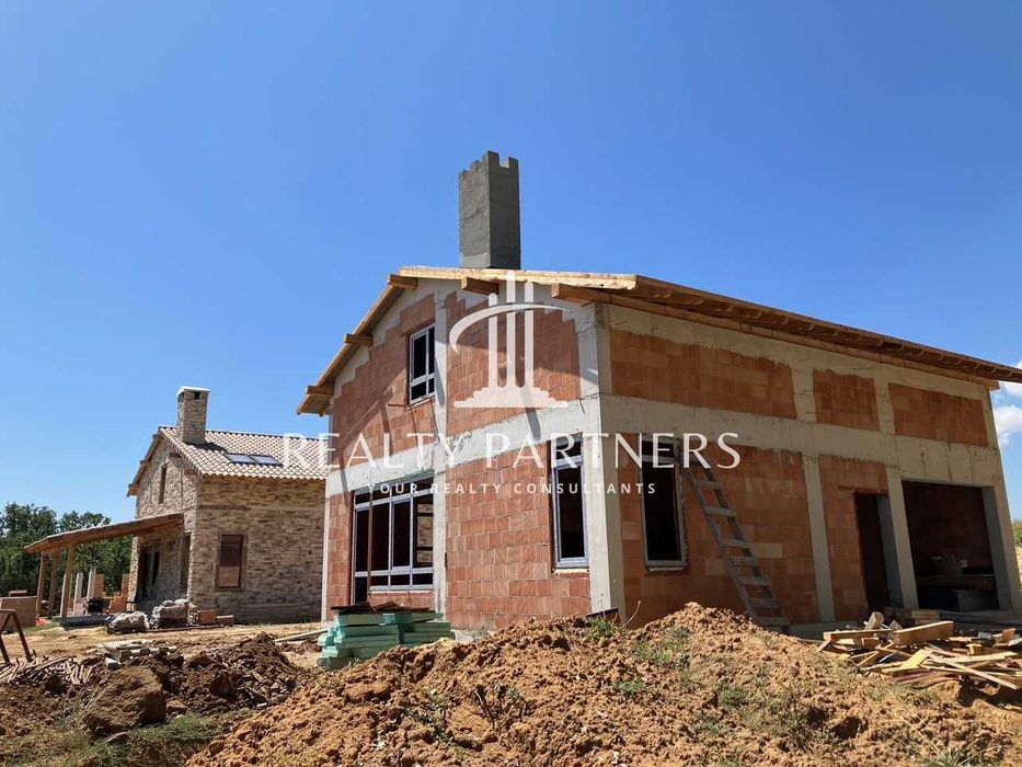 Къща с 3 спални, гараж и морски изглед – с. Приселци, обл. Варна