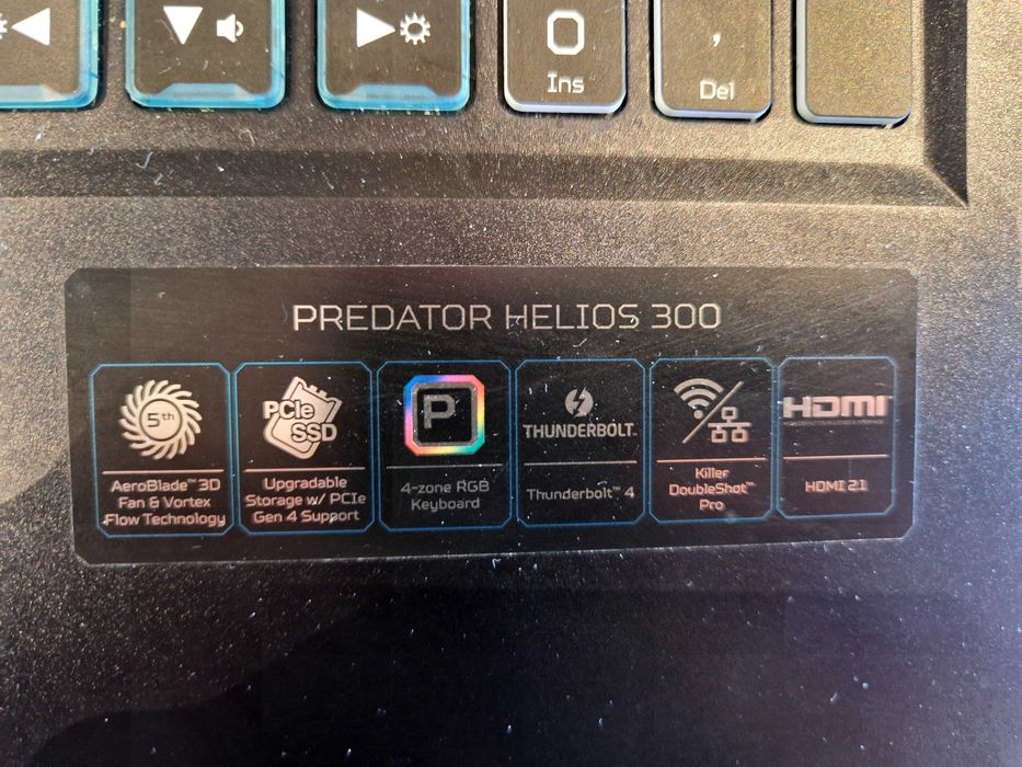 Predator Helios 300