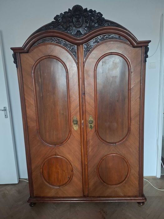 Dulap antic deosebit