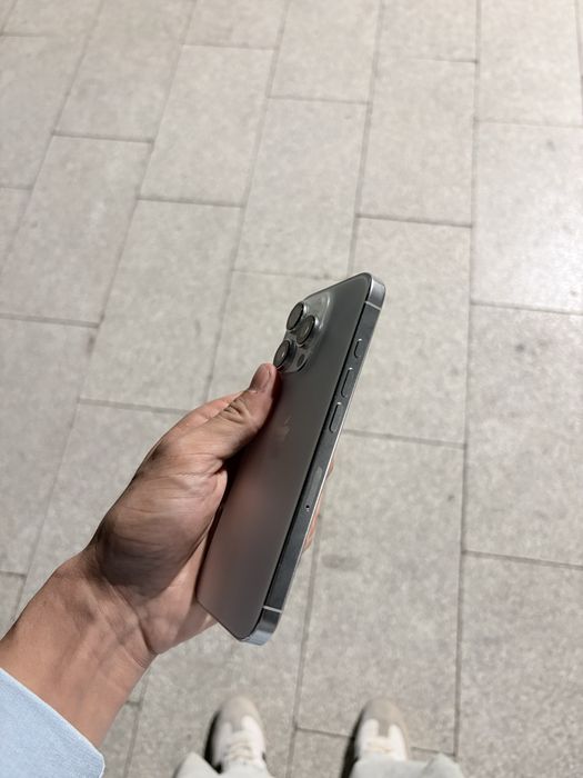 iPhone  16  Pro срочно