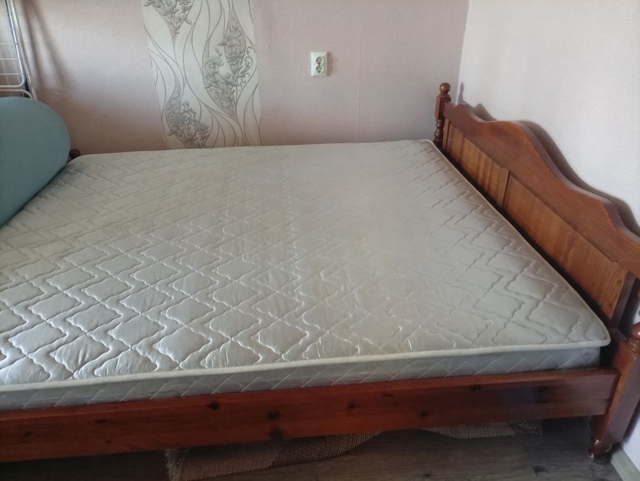 Спалня с нощни шкафчета