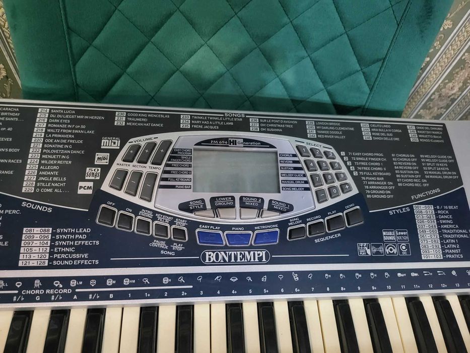 Синтезатор Bontempi