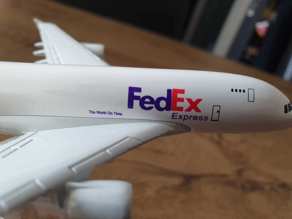 Macheta metalica de avion curierul FedEx | Perfect pt cadou