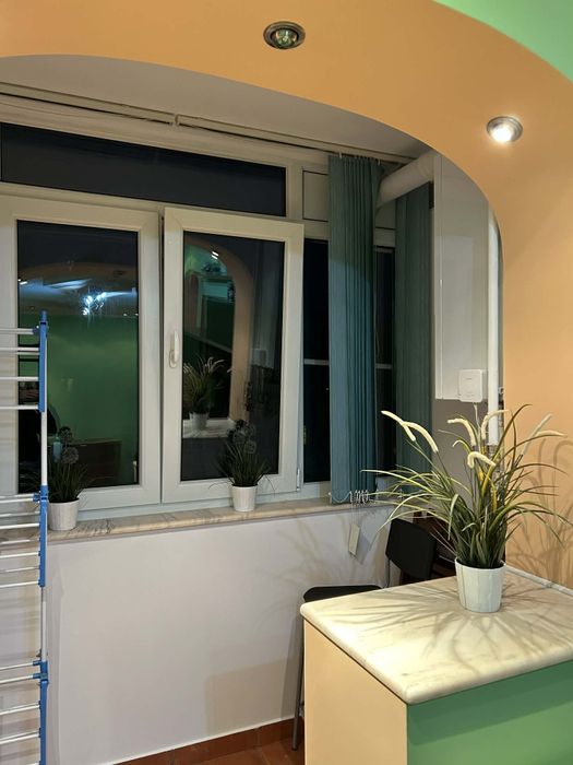 Închiriez apartament 3 camere