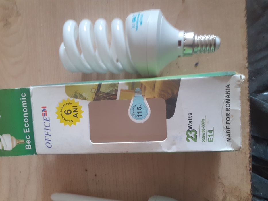 Vând foarte convenabil becuri economice tip spiraled drepte