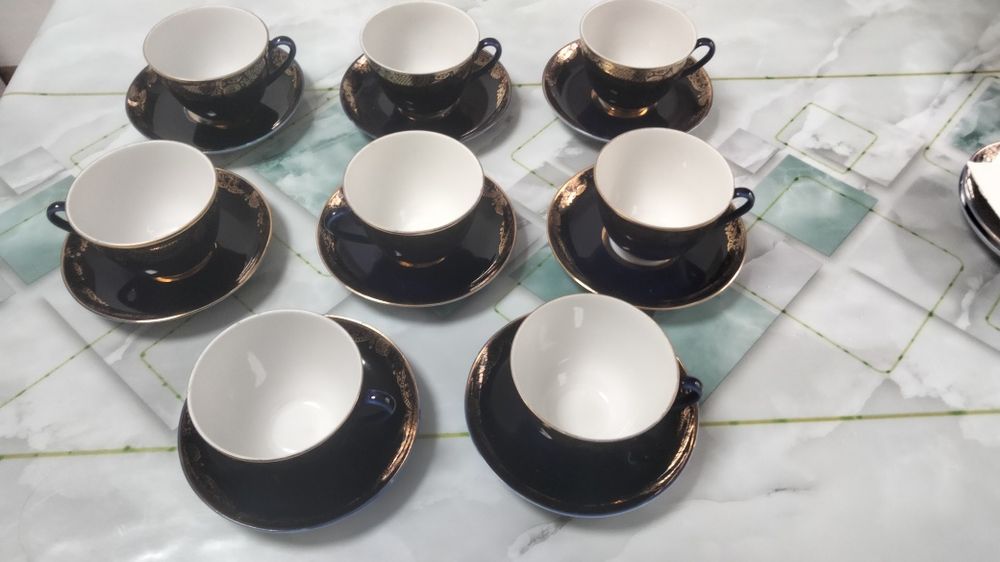 Фарфоровый чайный набор