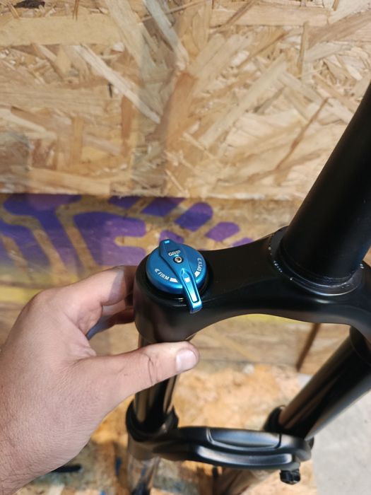 Furcă Fox Rhythm shock fox float x