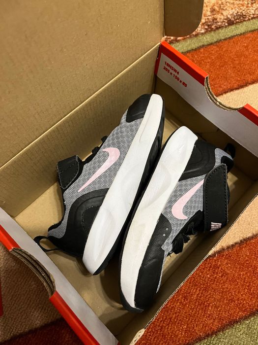 сандали и маратонки nike