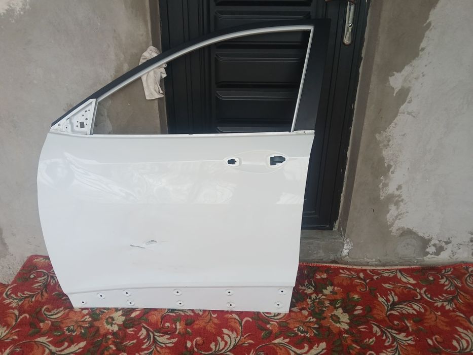 Trekker eshik old chap tomon soiladi