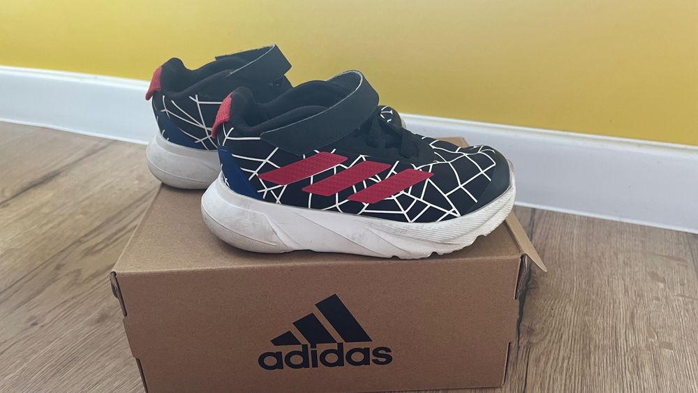 Детски маратонки adidas 23-24 номер