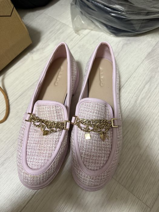 Балетки или лоферы очень в хор состоянии