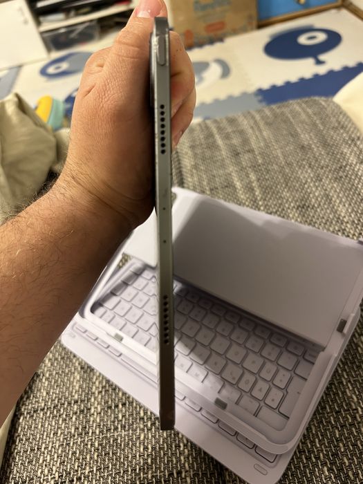 iPad Pro 11” Gen 3 M1 – 128GB Magic Keyboard purple