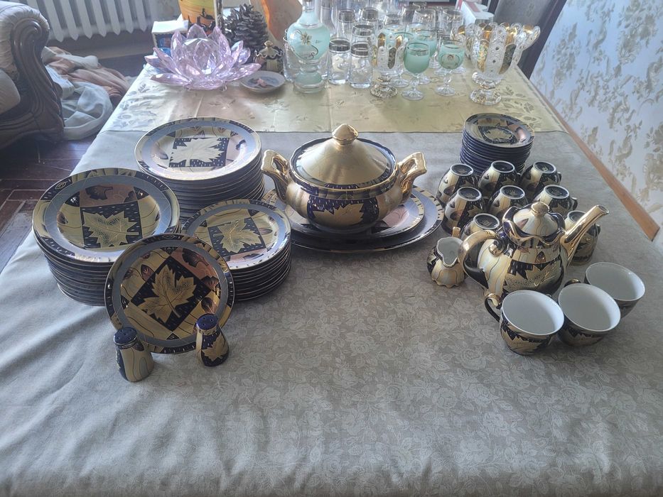 Сервиз с кленовыми листьями