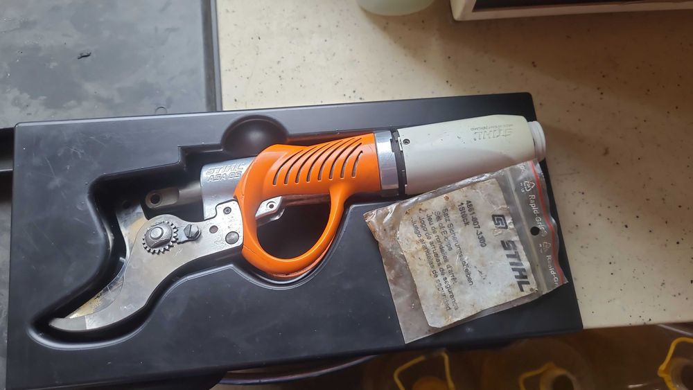 Felco 882 stihl asa 85 електрическа лозарска овощарска ножица