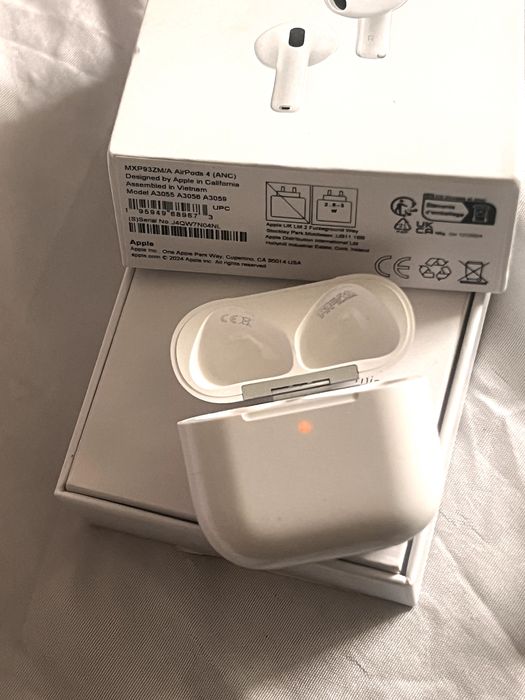 Слушалки Airpods 4