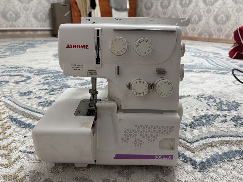 Janome 8002DX оверлогы с