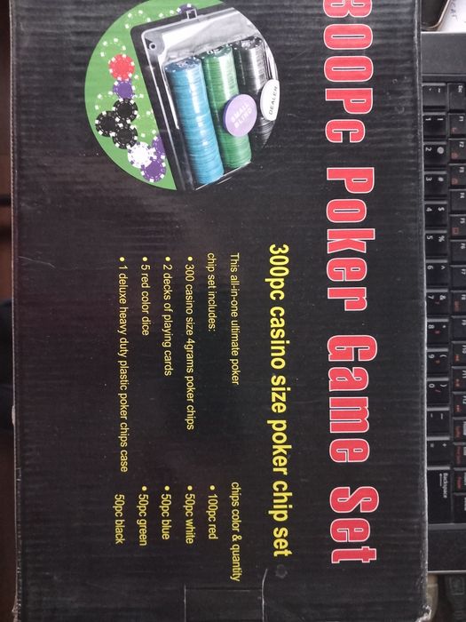 Set poker 300 jetoane imprimate din plastic, carti, zar, chips. Nou!