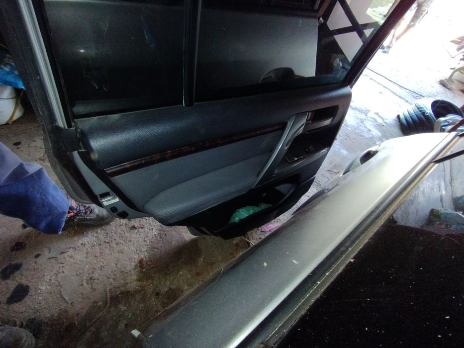 Едрогабаритни части Toyota Land Cruiser 200 Ланд Крузер