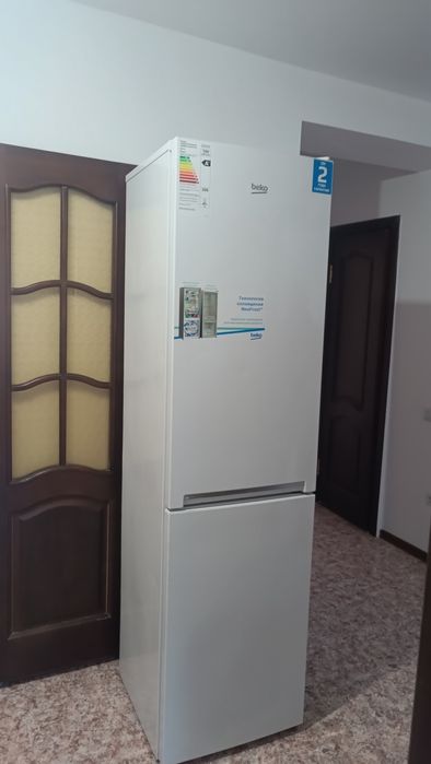 Продам холодильник шкафы микроволновку. Не дорого