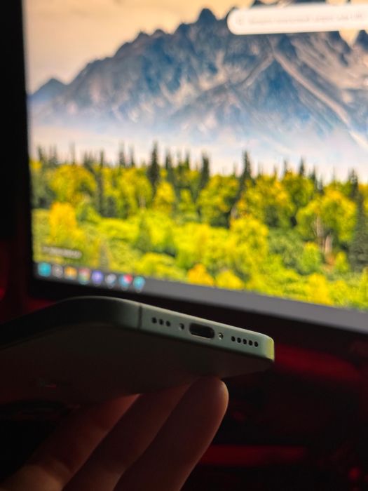 Iphone 16 128 гб коробка есть