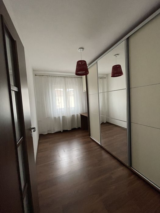 Inchiriez apartament 3 camere Lipovei