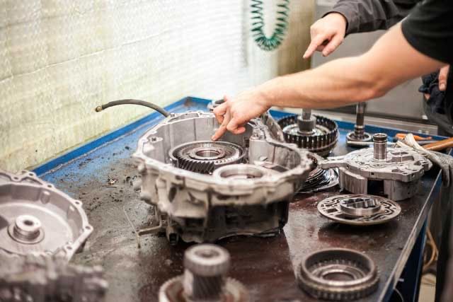 Услуги сто коробок передач,двигателей всех видов