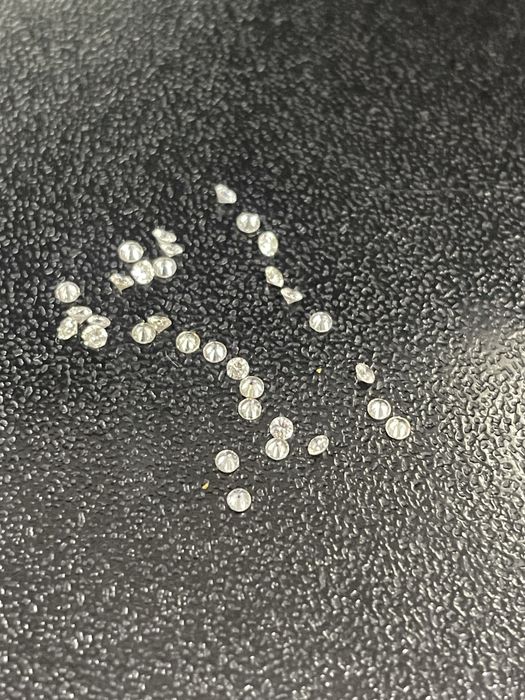 Бриллиант натуральный 0.015 карат