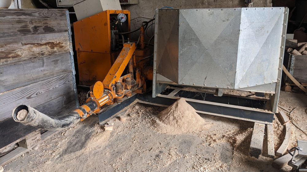 Presa de brichete Schuko Compacto 800