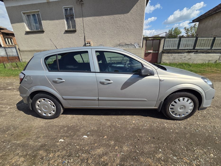 Opel Astra 1,4 бензин